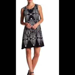 NWT Max Studio Patterned Sleeveless Shift Dress